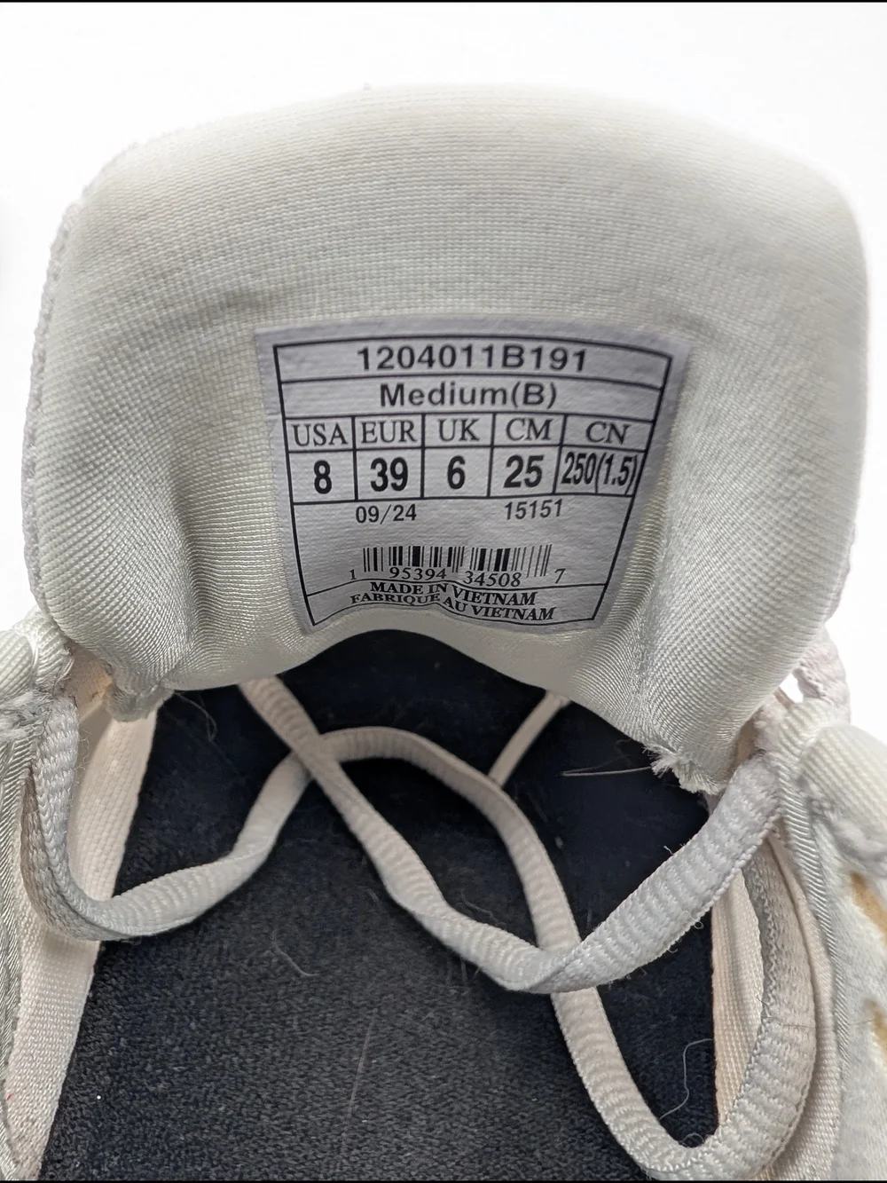 Brooks Trace 3 Women's Size 8 White Black Gray Athletic Running Shoes Sneakers
